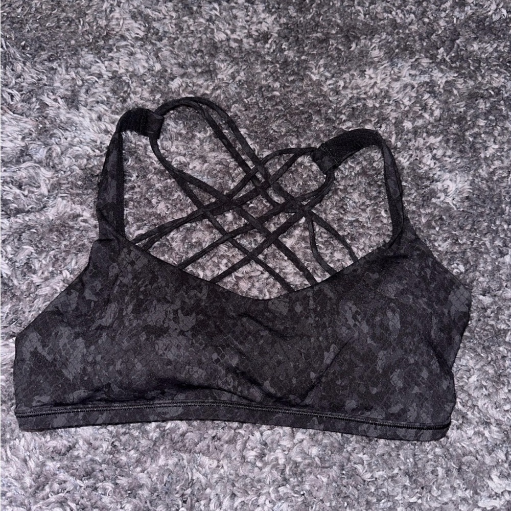 Lululemon sports bra size 10 never worn